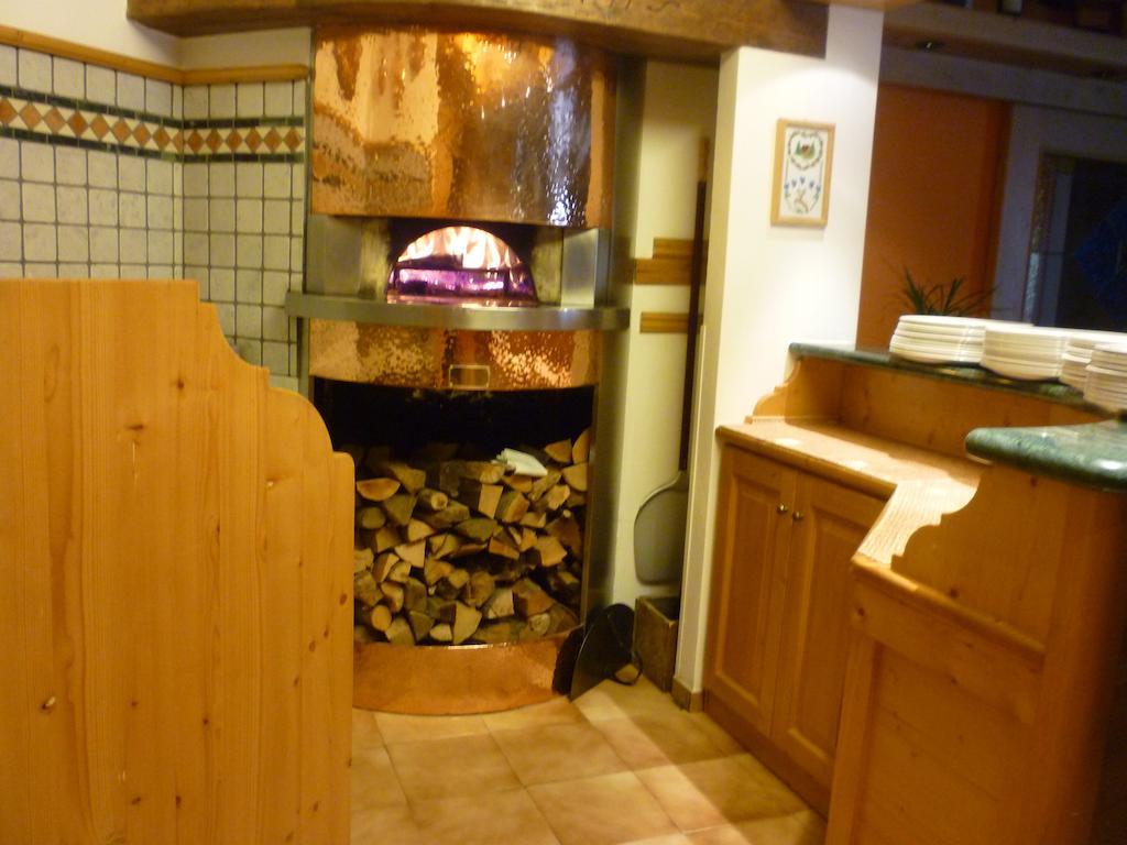 Hotel I Rododendri Valfurva Kültér fotó