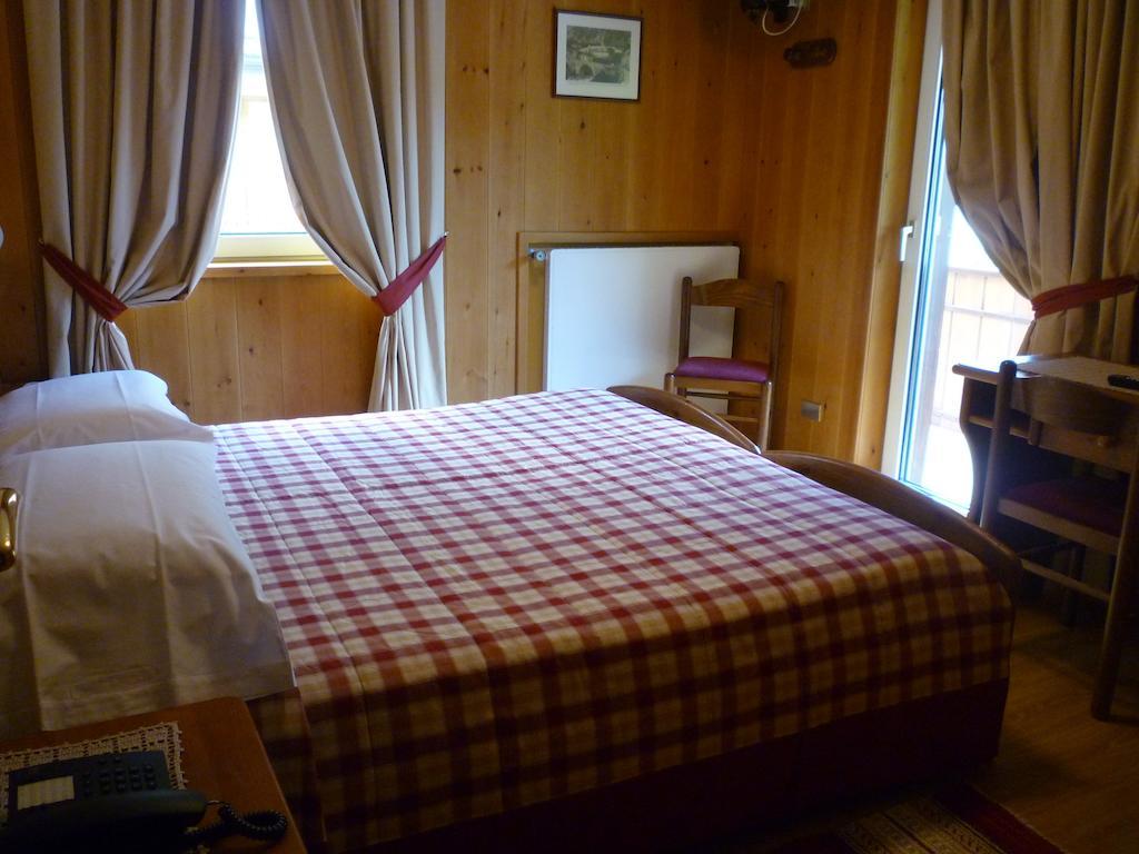 Hotel I Rododendri Valfurva Kültér fotó